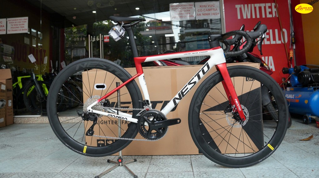 XE ĐẠP ĐUA NESTO PANDA 2024